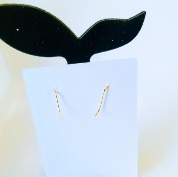 Esmerald  Drop Stone Long Earrings - Picture 4 of 5